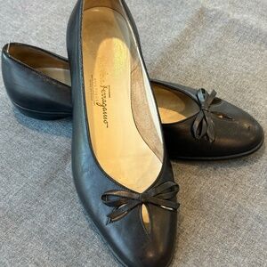 Salvatore Ferragamo Ballet Flats with Bow and Cutout Round Toe Size 9C